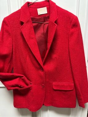 Vintage Pendleton Red Wool lined Women’s Blazer size 10, pre loved with 2 pocket